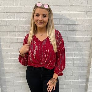 ⭐️NEW ARRIVAL⭐️ Holiday VNeck Cropped Twist Blouse